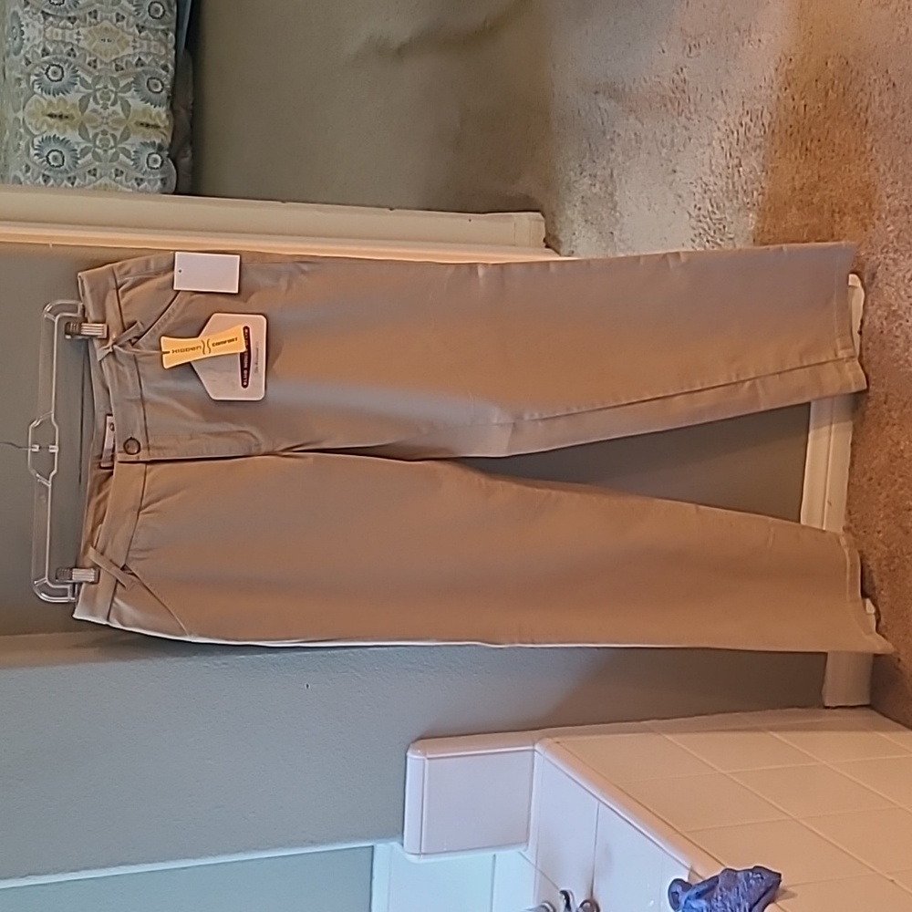 Blue House Drive khaki pants